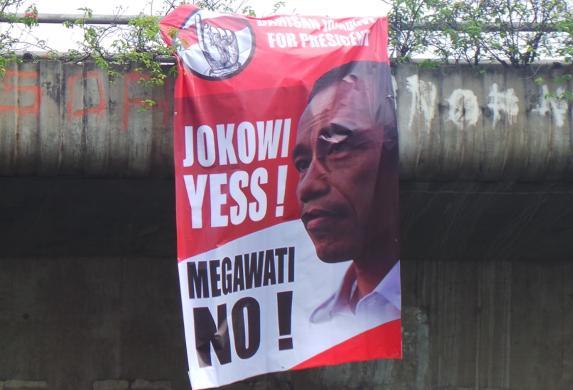 Jokowi Yes! Megawati No!, Spanduknya Dicopot Pengurus PDIP